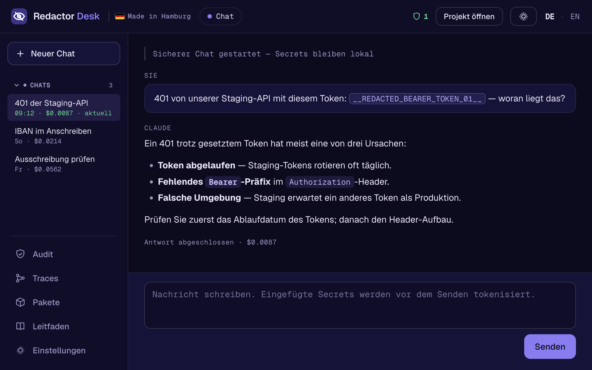 Redactor Desk Chat-Ansicht: Ein eingefügter Bearer-Token erscheint nur als Platzhalter; die Kopfzeile zählt ein lokal geschütztes Merkmal.